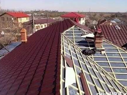 Executam acoperise sau reparatii de urgență