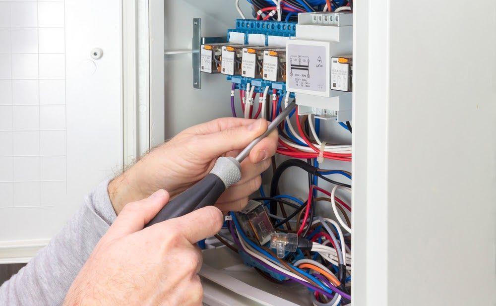 Executam instalatii electrice