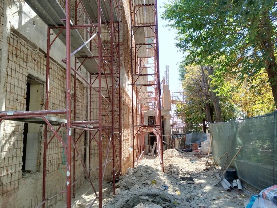 Executam lucrari de constructii si consolidare