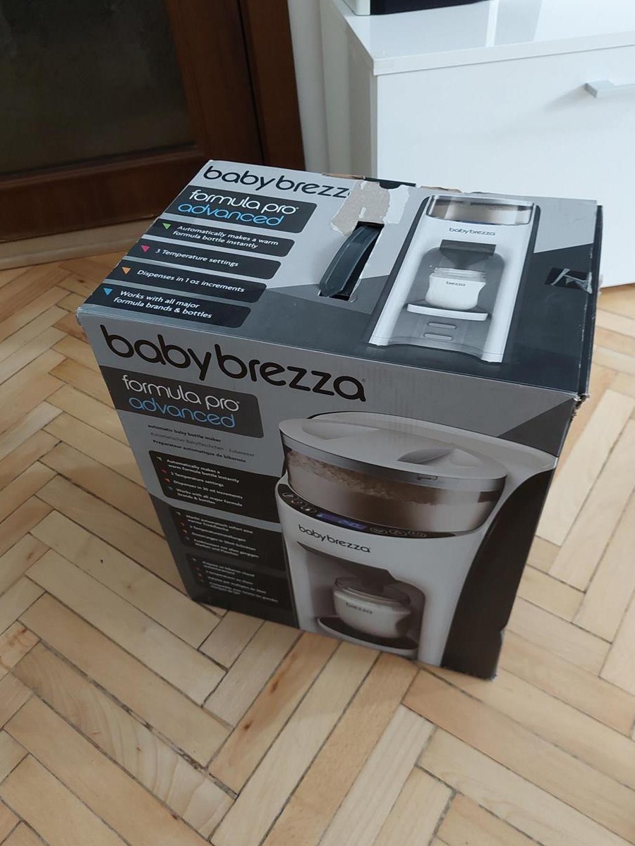 Expresor lapte praf BabyBrezza