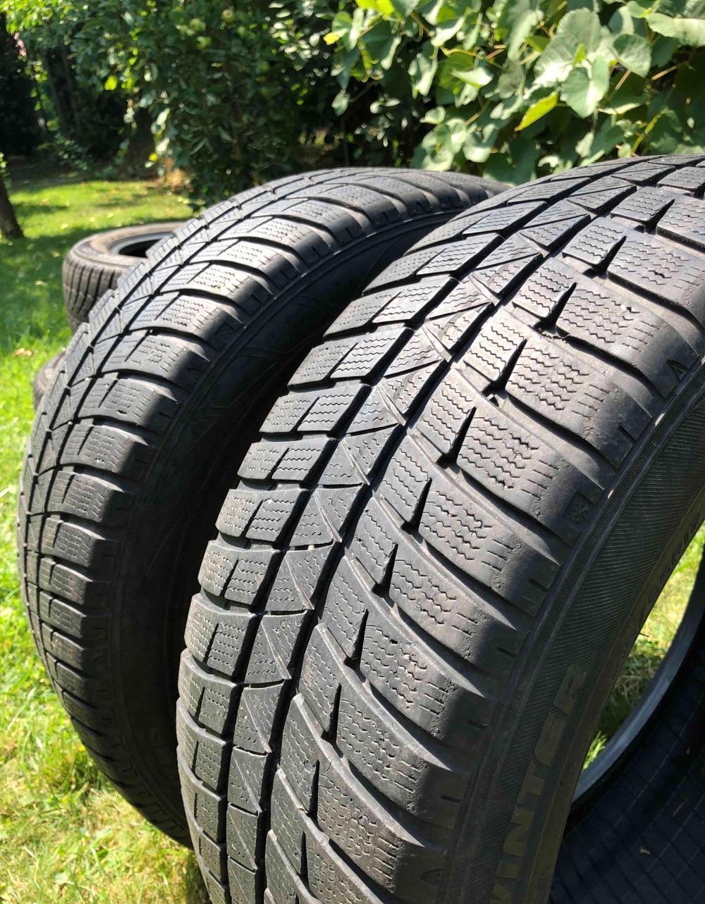 Falken Eurowinter HS449 XL 215/55/17 - 3 buc