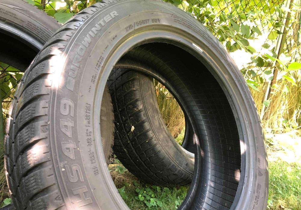 Falken Eurowinter HS449 XL 215/55/17 - 3 buc
