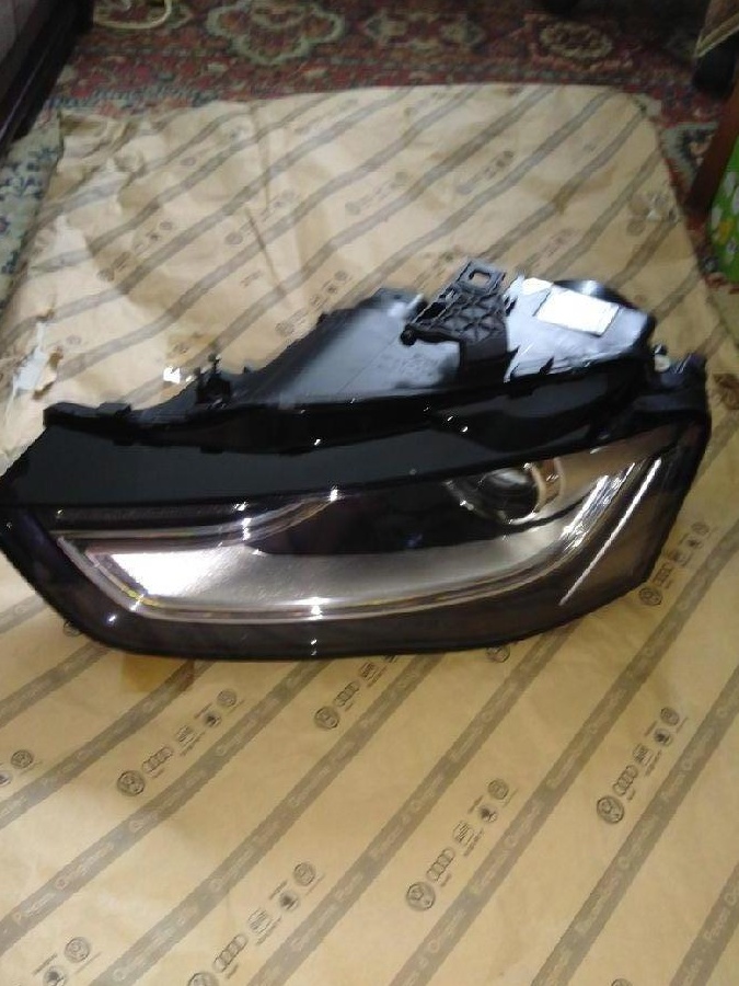 Far stanga bixenon audi a4b8