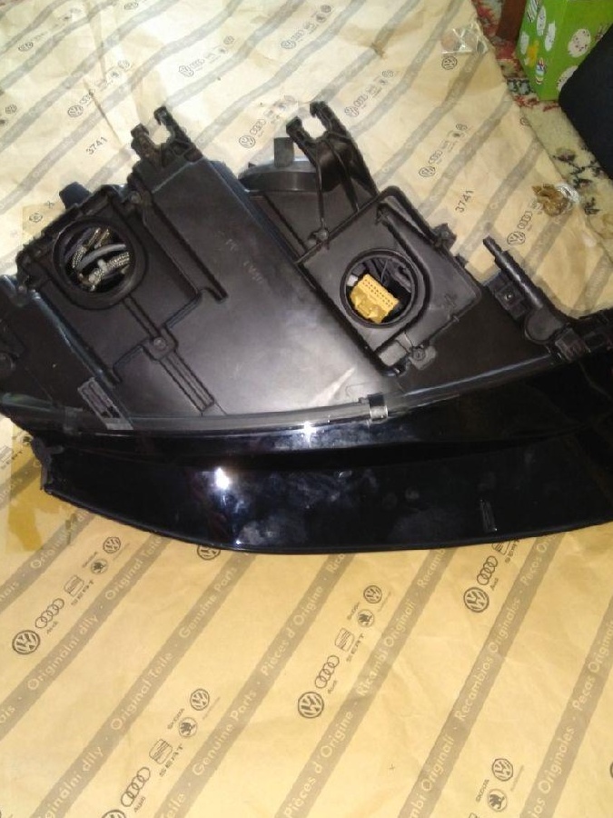 Far stanga bixenon audi a4b8