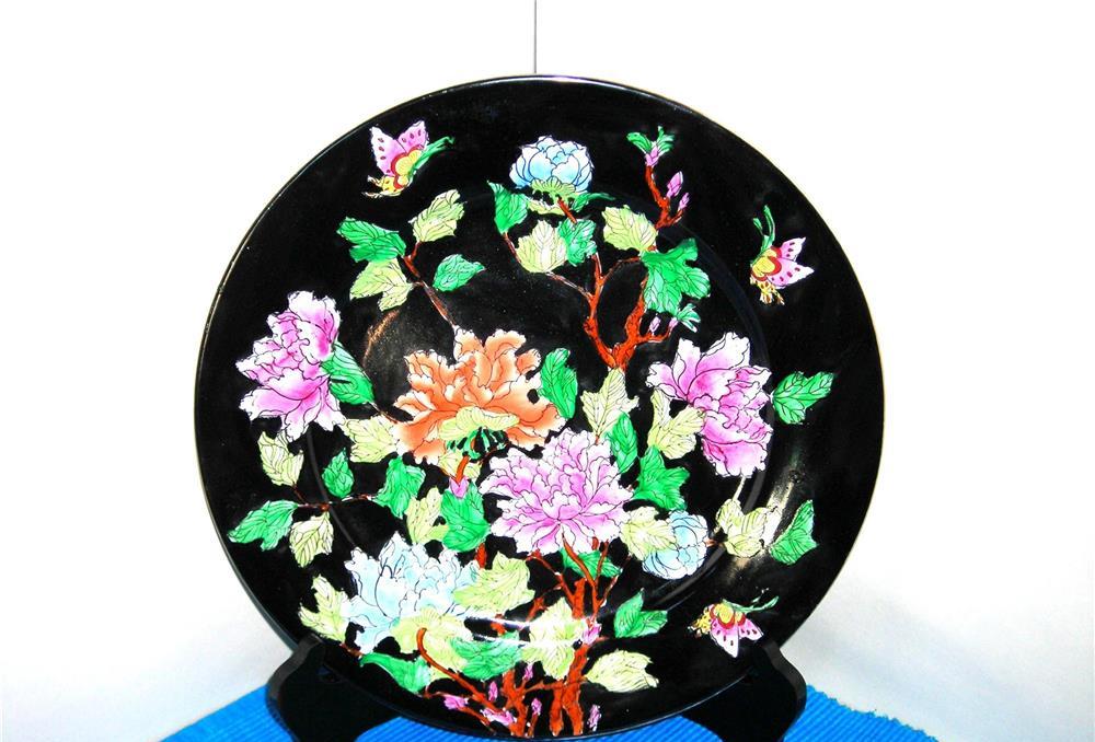 Farfurie mare 27 cm portelan famille noire, pictata manual, anii 1900-1920 - marcaj Qianlong, Qing D