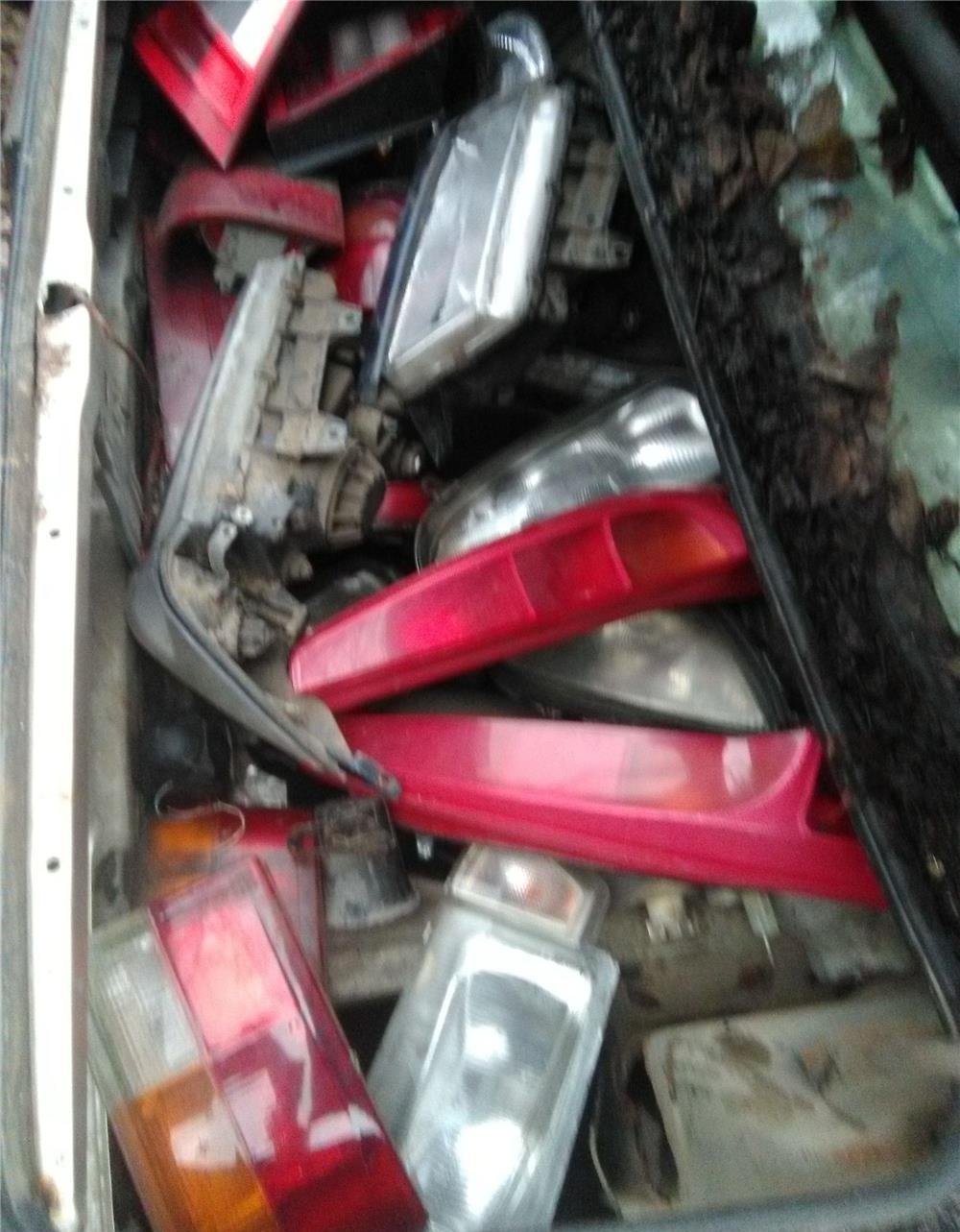 Faruri stopuri măști spoilere tregere volane
