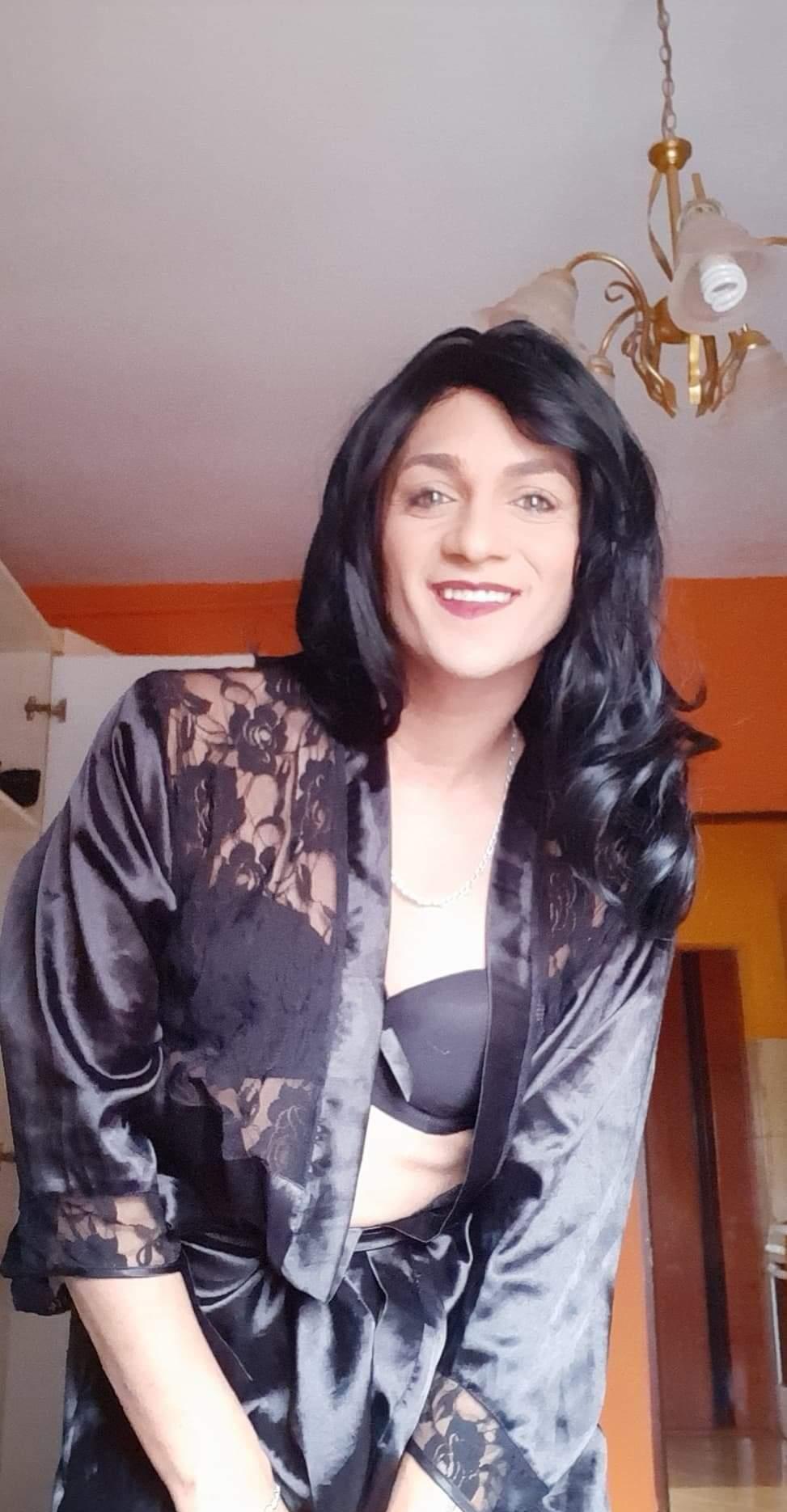 Fata si Transexuala ...citeste cu atenție anunțul