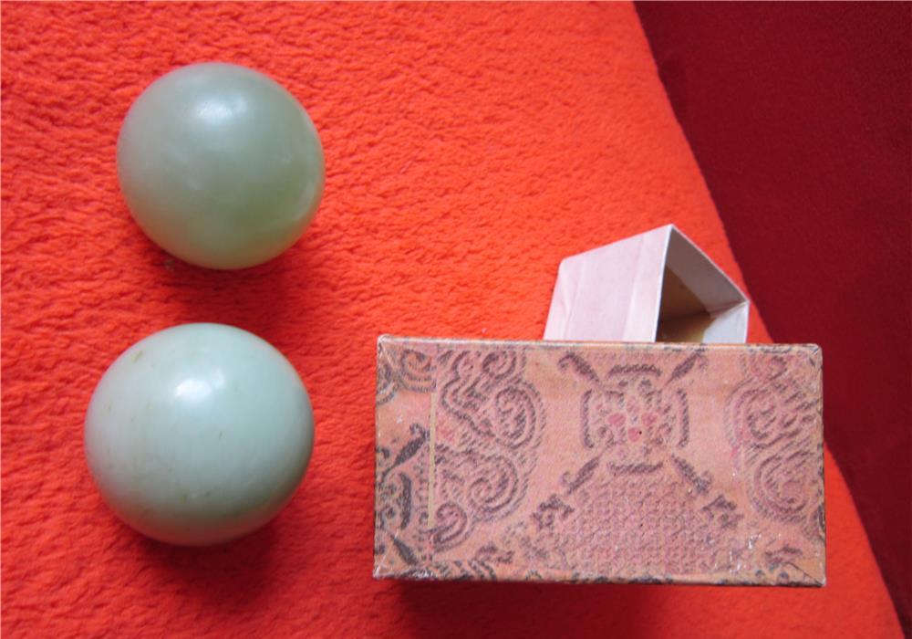 Feng Shui -Bile Vintage din Jad Verde (impecabile)- un cadou inedit