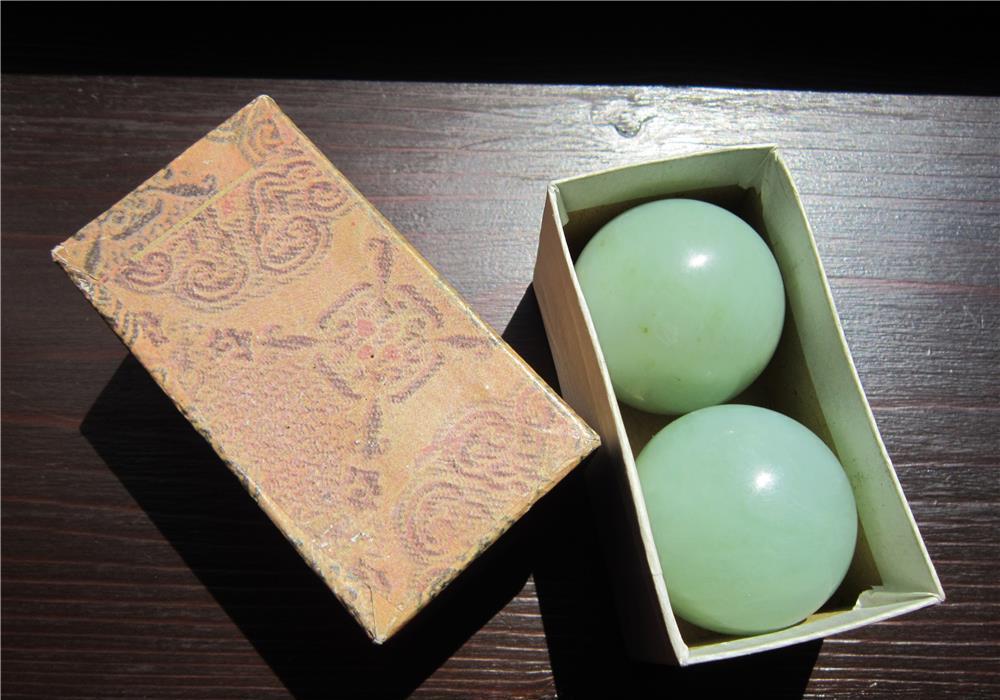 Feng Shui -Bile Vintage din Jad Verde (impecabile)- un cadou inedit