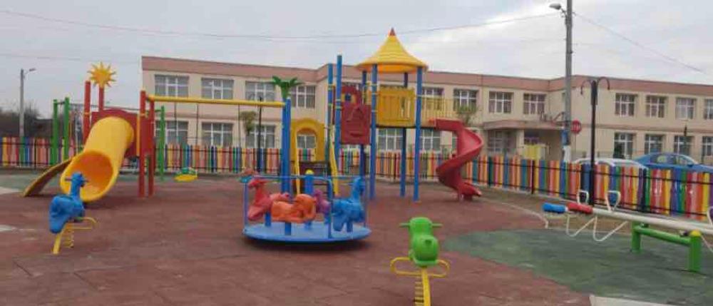 figurina pe arc / carusel rotativ / ansamblu de joaca pentru copii / leagan