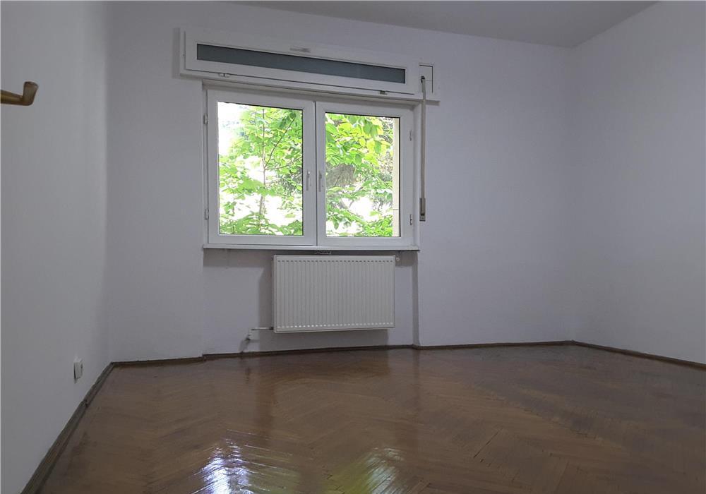 Floreasca inchiriere 3 camere in vila cu parcare