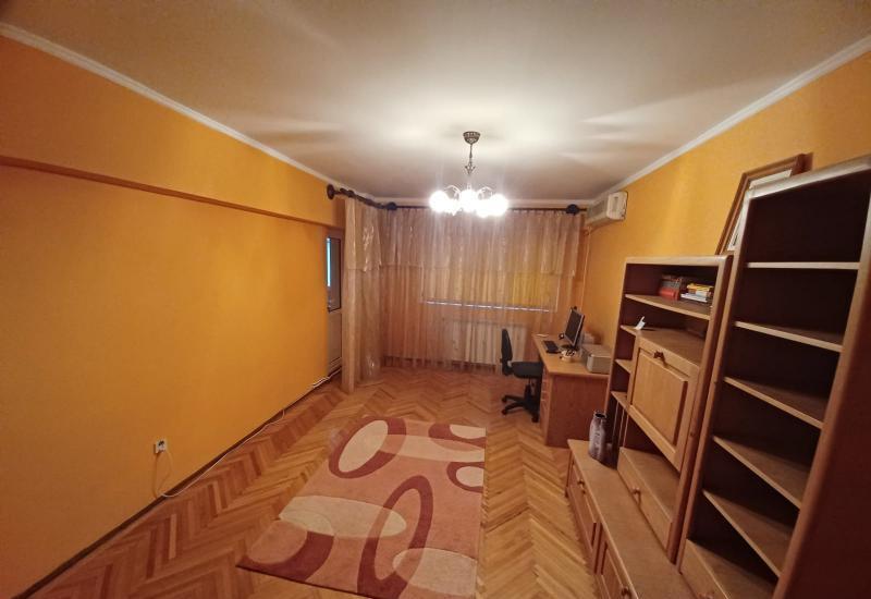 Foarte Spatios! 3 camere, Bariera, vedere dubla! ID 14260