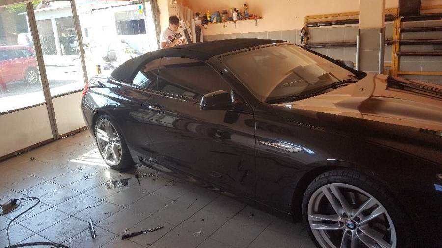 Folie auto autorizată rar