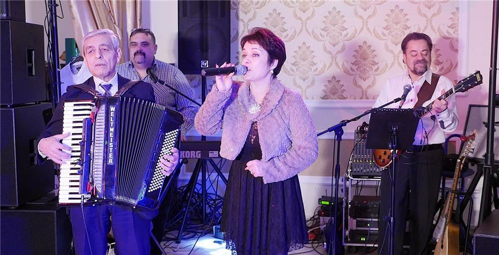 Formatie muzica pentru evenimente – Dan Ghiza Band - nunti, botezuri,