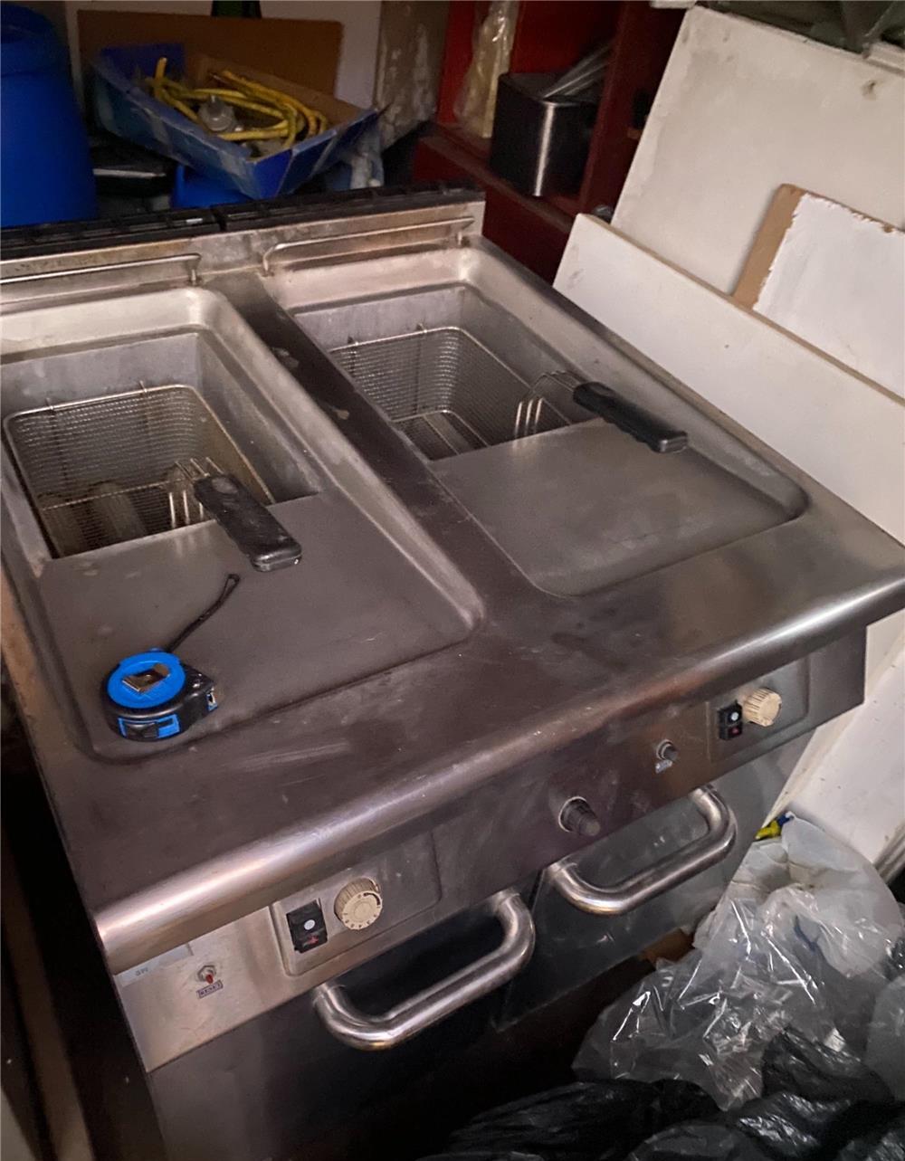 Friteuza dubla pe gaz linia 900