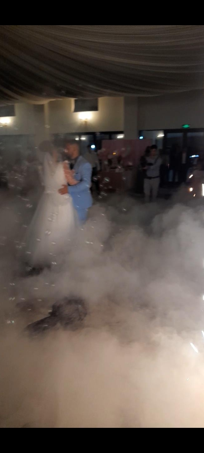Fum greu,gheața carbonica,artifici vulcani reci,masina de baloane
