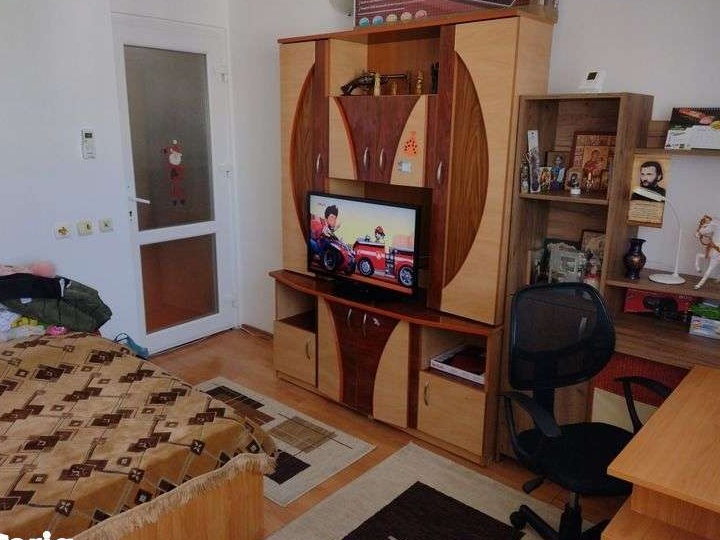 Garsoniera cf 1 Brosteni mobilata și utilata