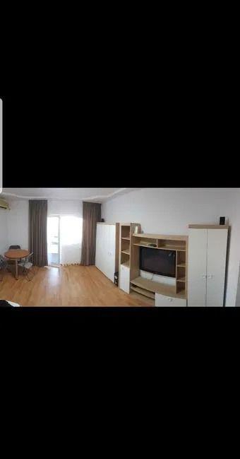 garsoniera costin georgian-metrou la scara blocului-modern-oferta