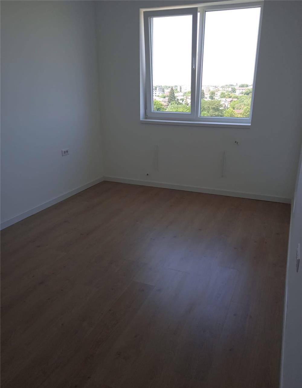 Garsoniera de vanzare , spatioasa, zona Brancoveanu ,gata de mutare