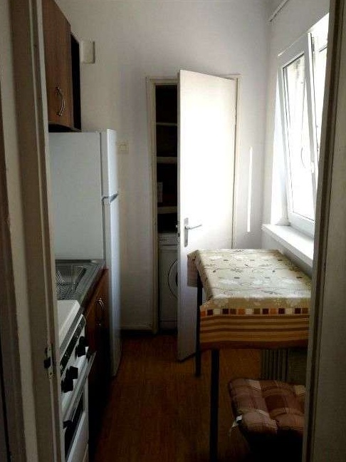Garsoniera in bloc de apartamente zona strazii Campului
