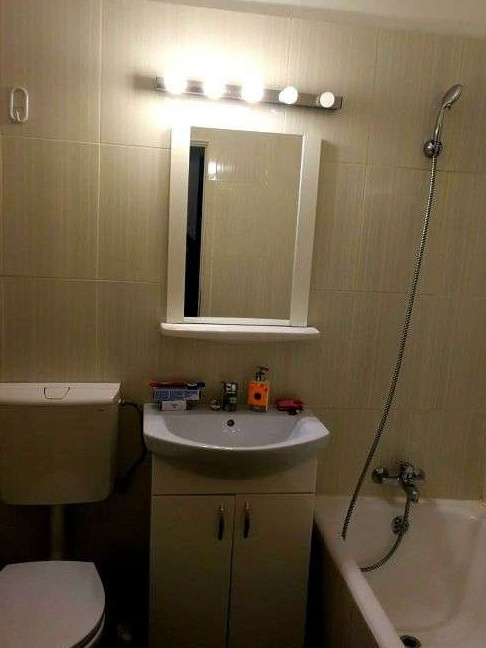 Garsoniera in bloc de apartamente zona strazii Campului