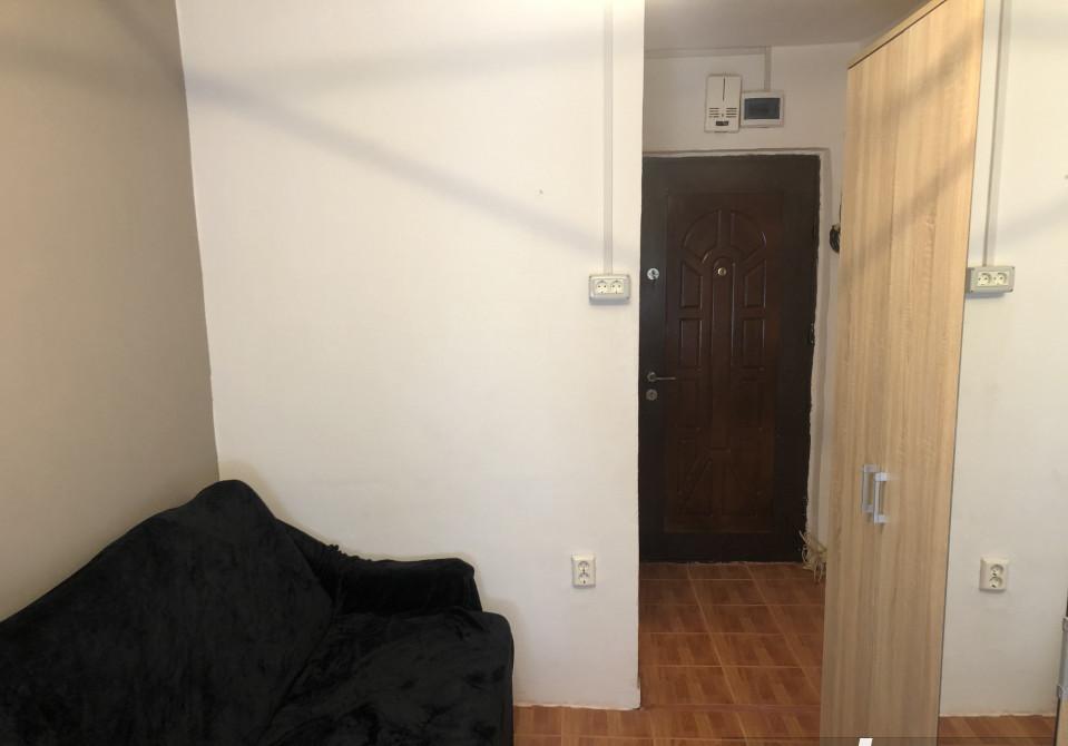 Garsoniera in Complexul Studentesc, parter, vis-a-vis de abator