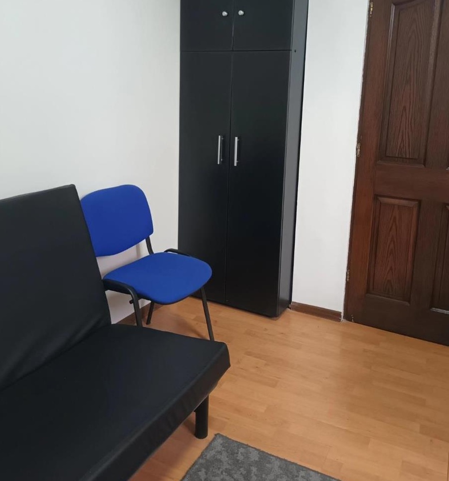 Garsoniera la 5 minute de Piața Romana