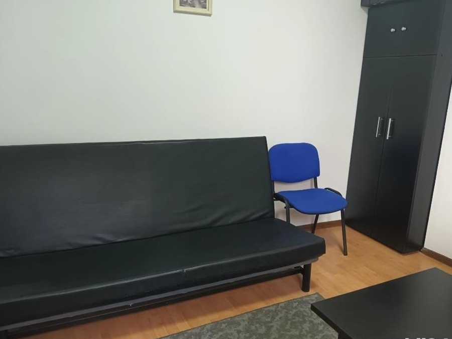 Garsoniera la 5 minute de Piața Romana