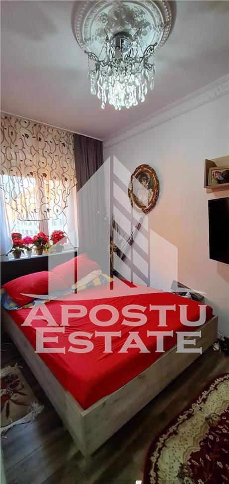 Garsoniera moderna,etaj intermediar
