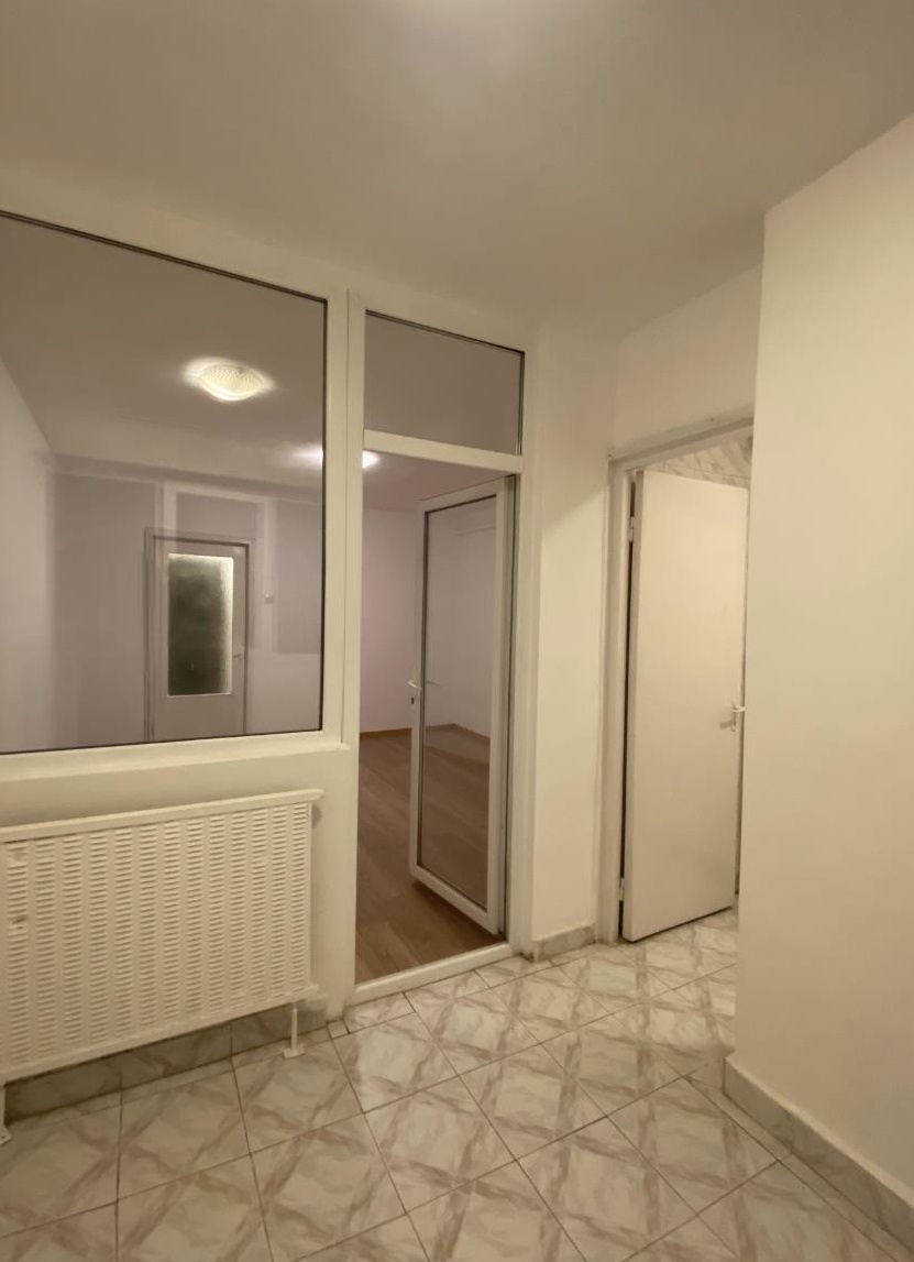 Garsoniera Spatioasa Metrou Costin Georgian 5 min