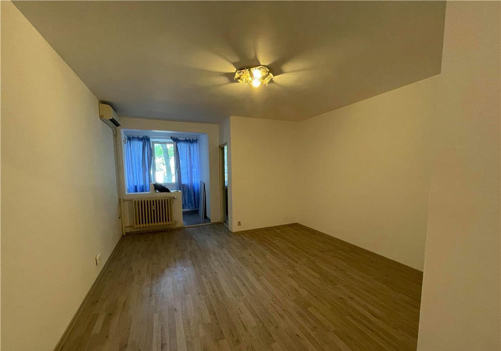 Garsoniera Str. Turnu Magurele - Grand Arena
