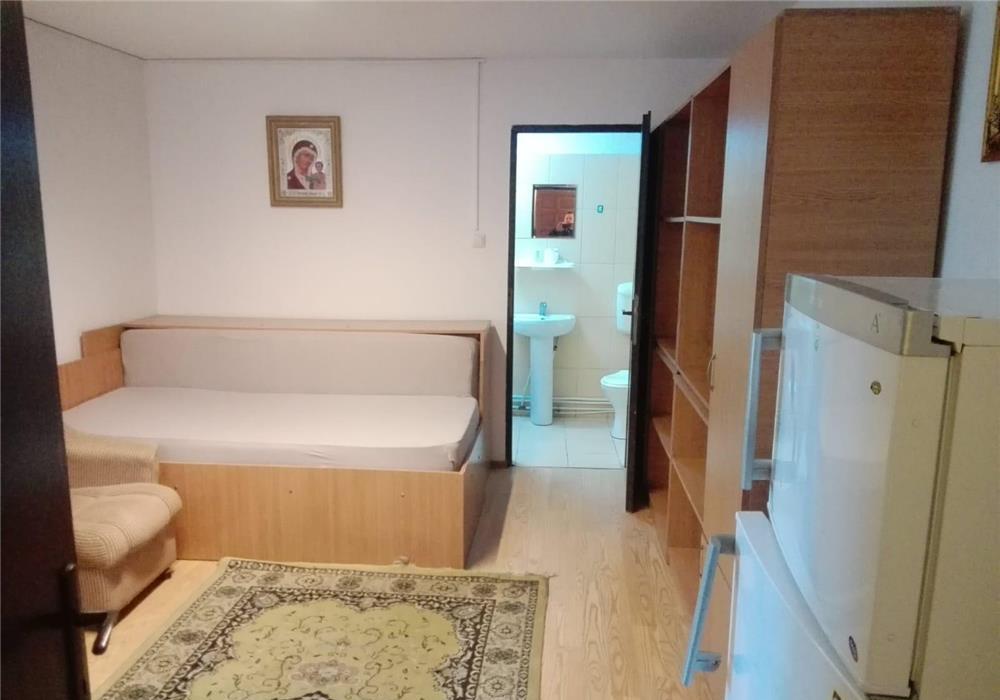 Garsoniera,35 mp,parter casa,zona Flora Tatarasi