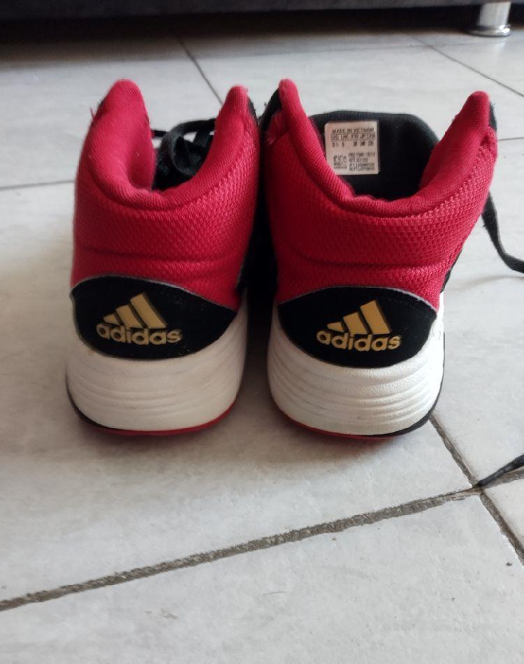 Ghete damă adidas marime 38-pret 100 ron