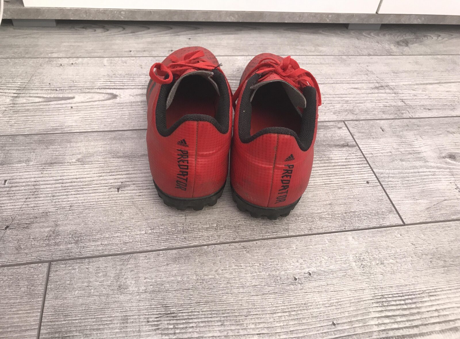 Ghete de fotbal adidas predator mărimea 39 sintetic nepurtate pret 225 lei