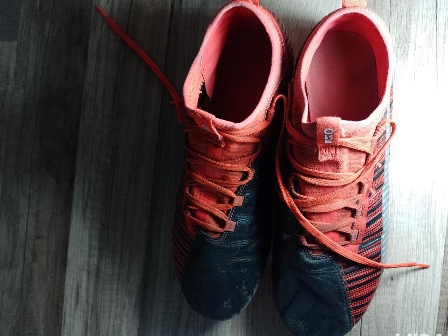 Ghete de Fotbal Puma One 5.4