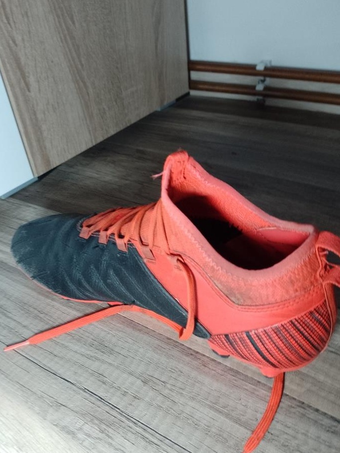 Ghete de Fotbal Puma One 5.4