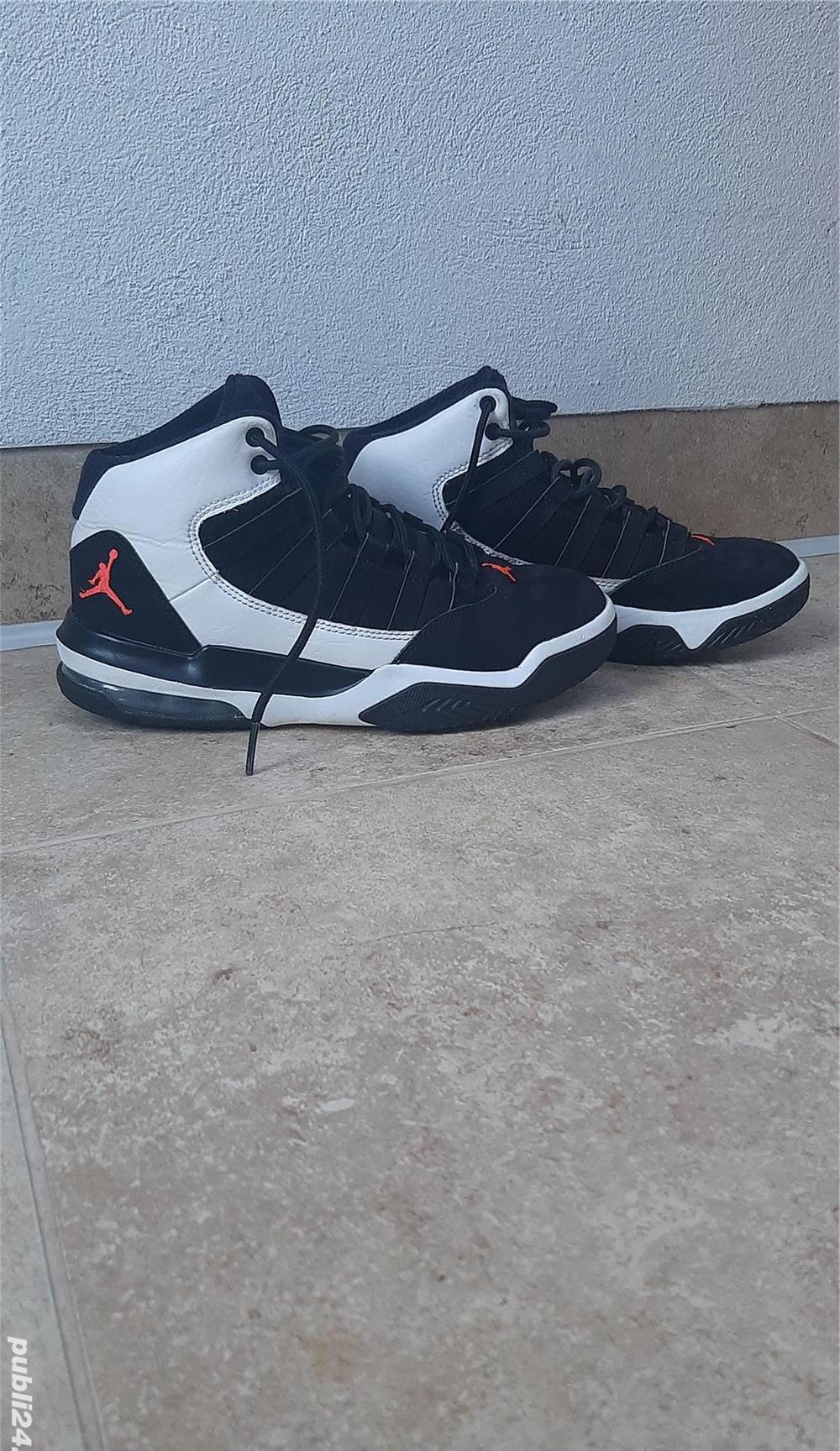 Ghete Nike Jordan Max, marime 35.5