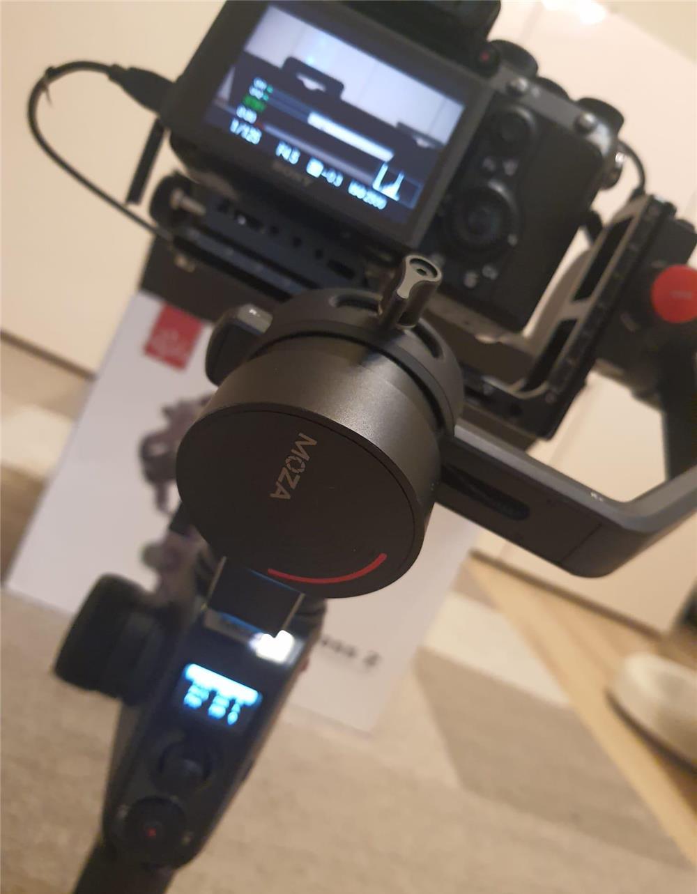 Gimbal Moza Air Cross II Stabilizator Gimbal pe 3 axe (950 gr cu incarcare max 3.2kg)