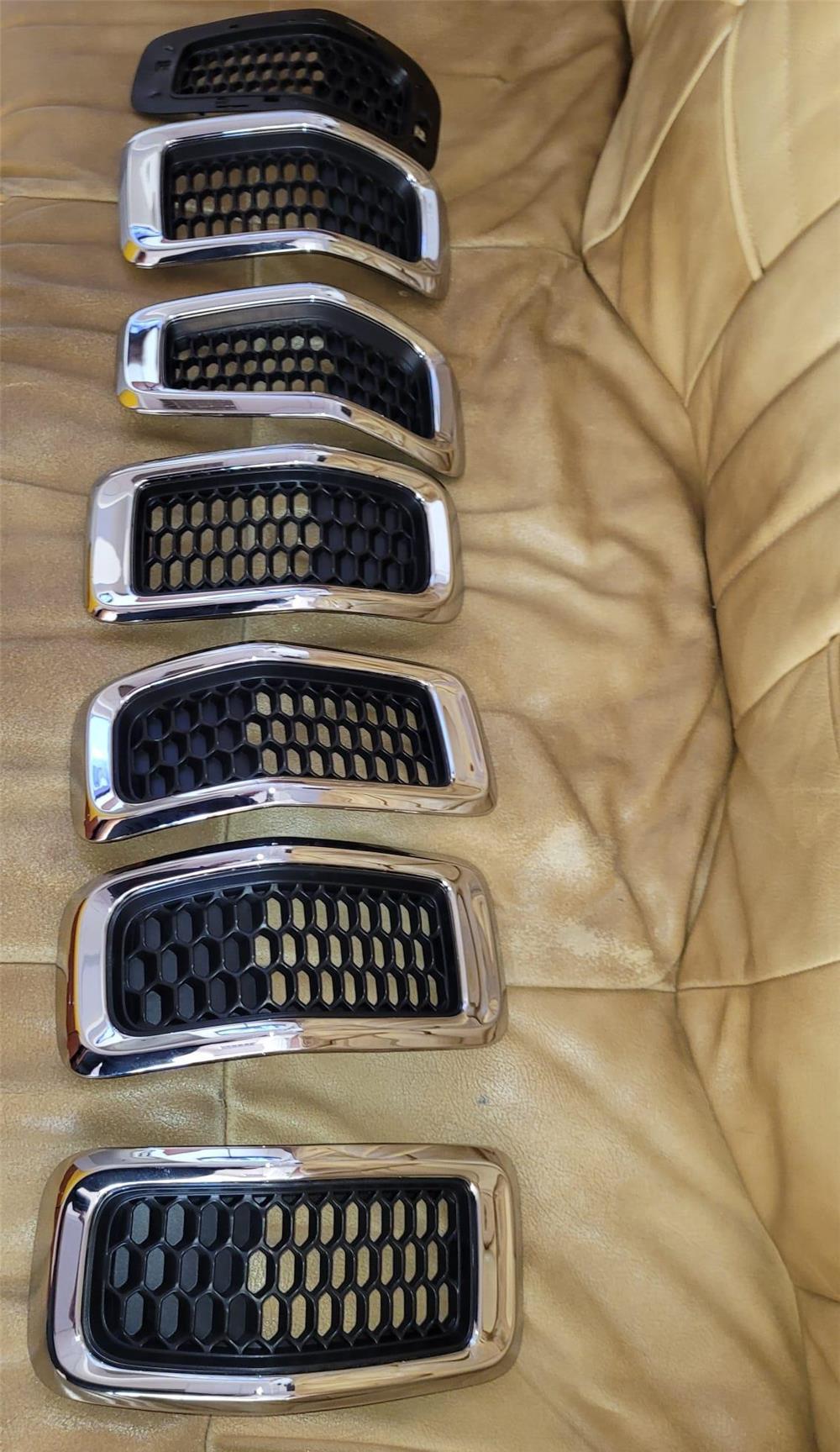 Grila Jeep Cherokee