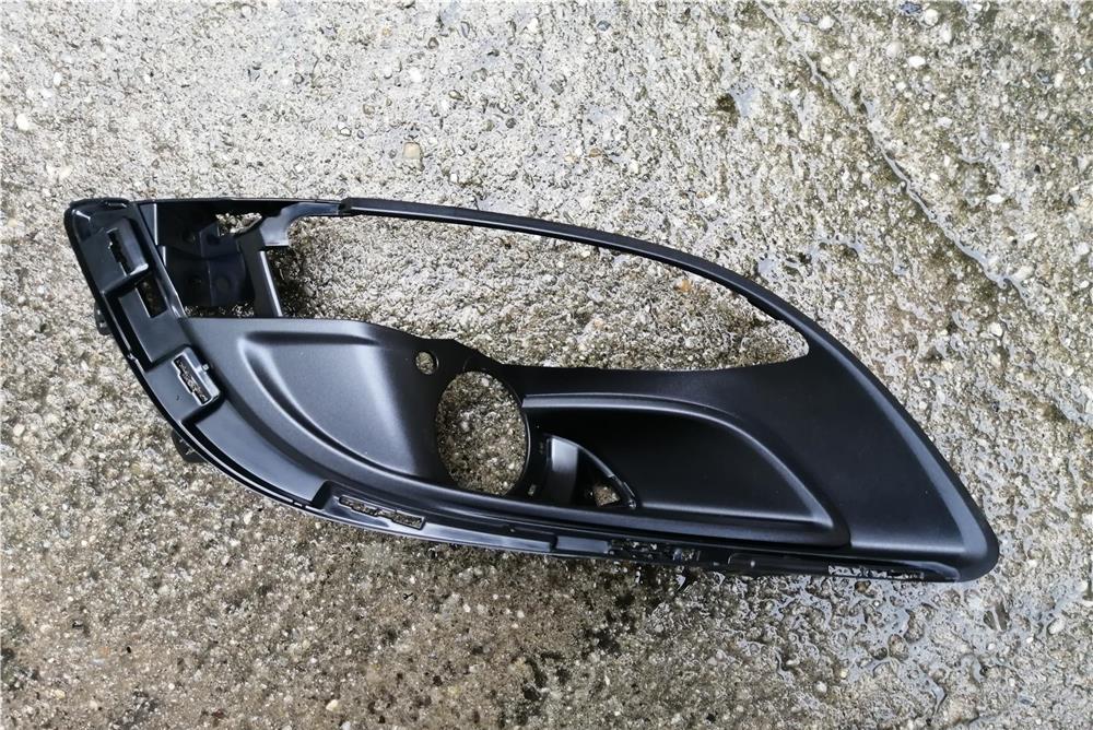 Grile proiectoare Opel Astra J facelift