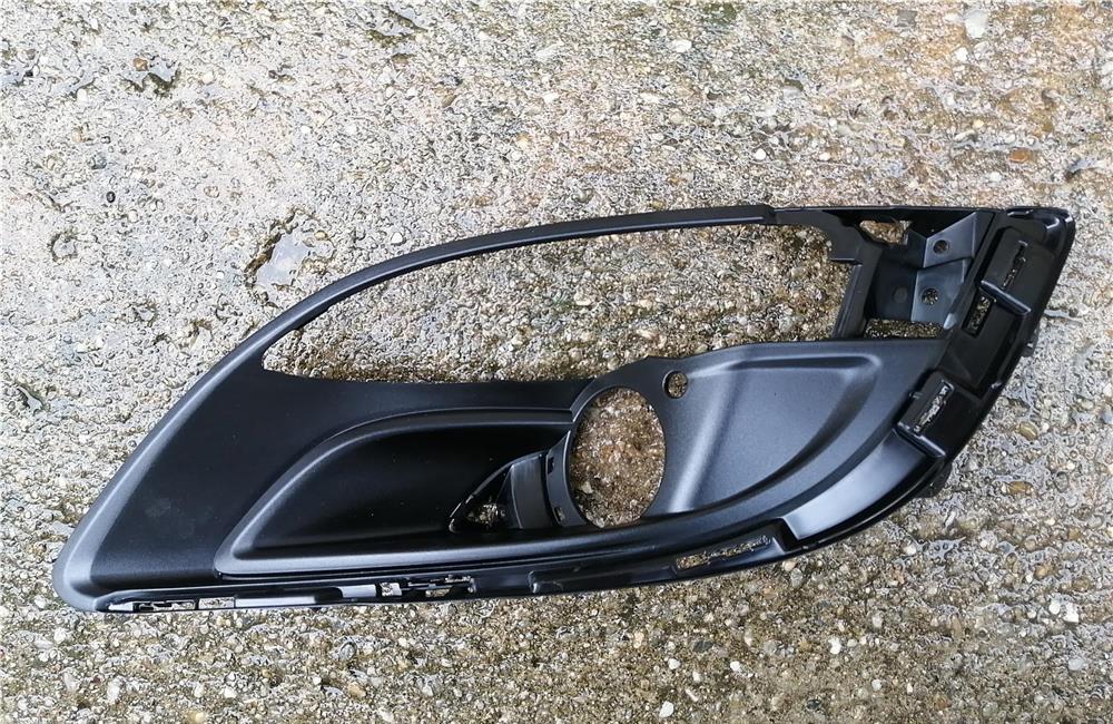 Grile proiectoare Opel Astra J facelift
