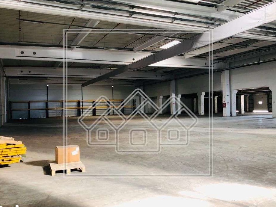 Hala - 1215 mp, din care 76 mp birouri - Zona Industriala Vest