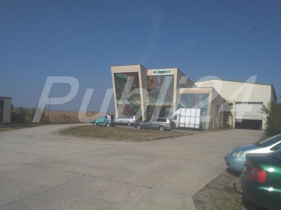 Hala industriala cu birouri si teren - lângă Oradea