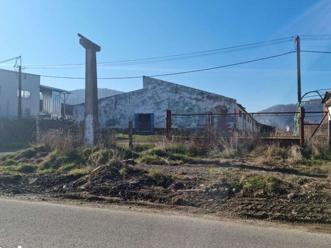 Hala si teren la vanzare in Beclean