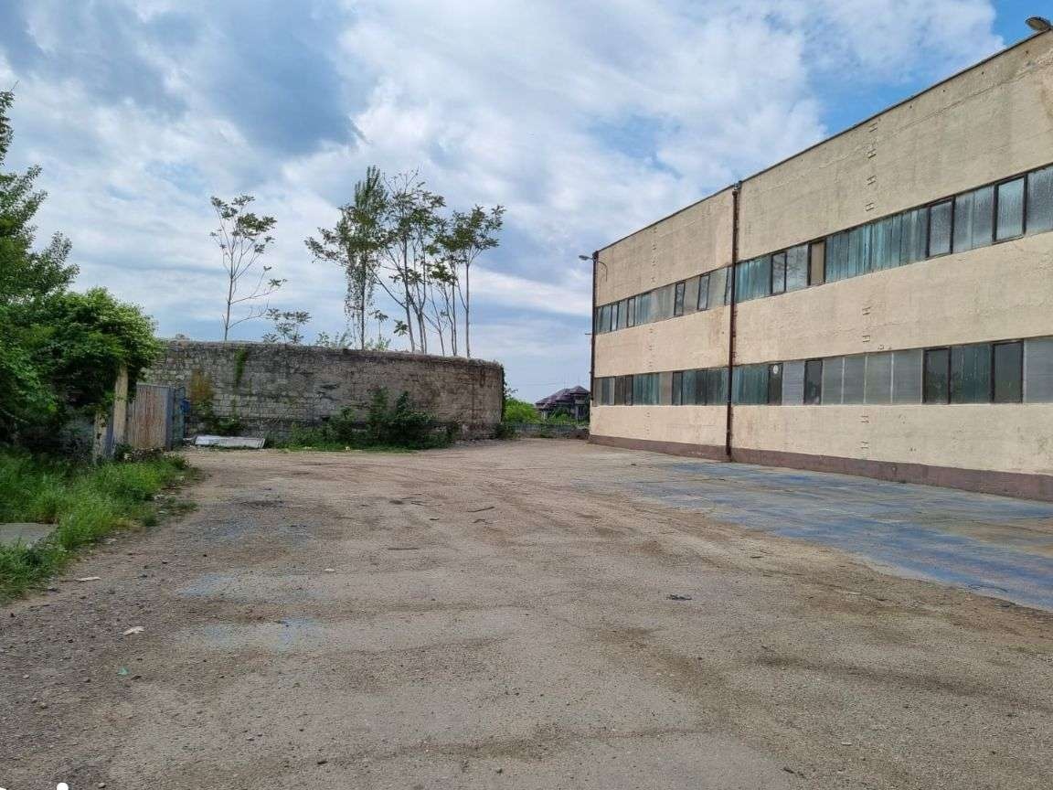 Hala ,zona sud-est ,ploiesti,de vanzare