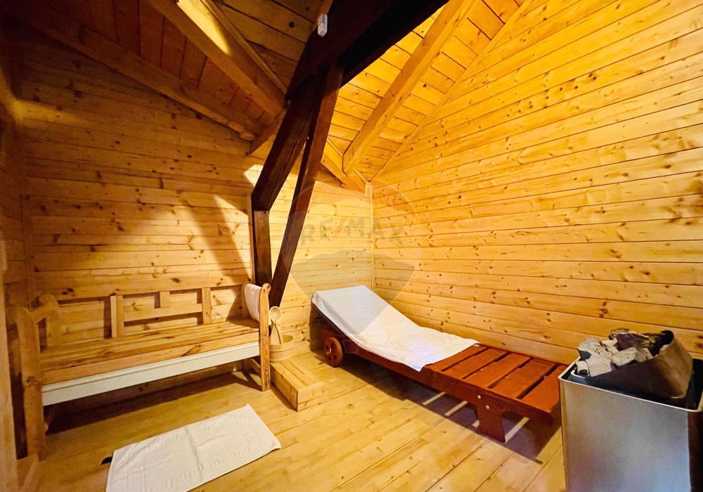 Hotel de vanzare in centrul istoric al Constantei