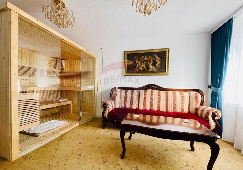 Hotel de vanzare in centrul istoric al Constantei