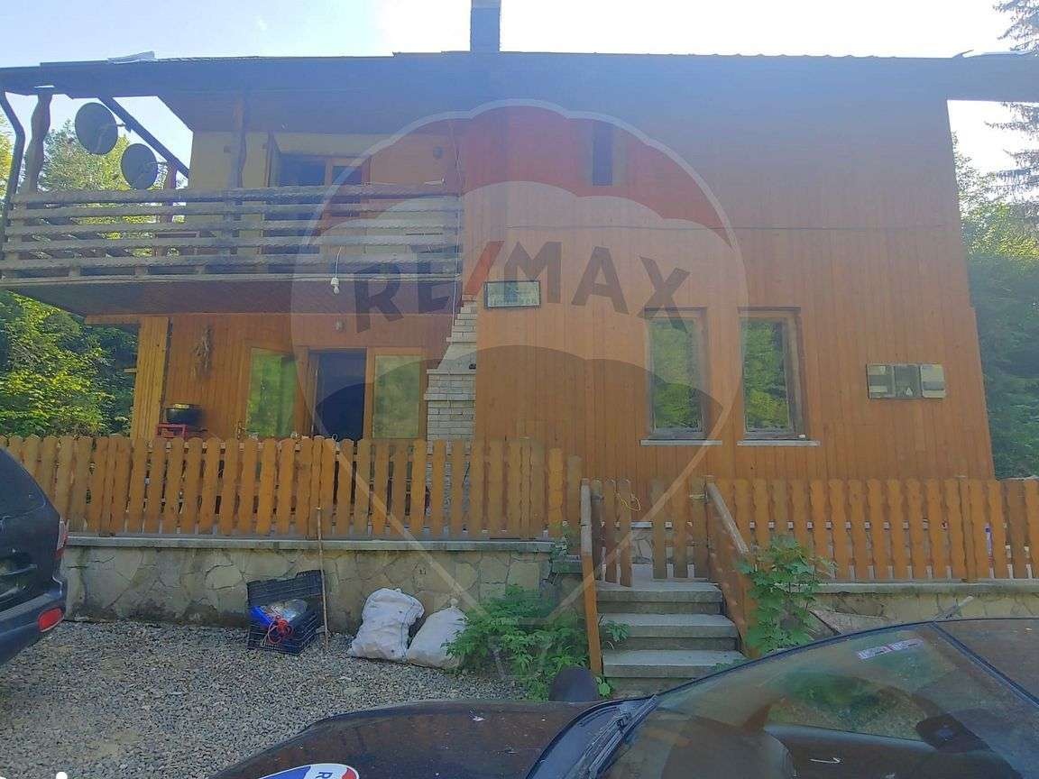 Hotel / Pensiune cu 7 camere de vânzare