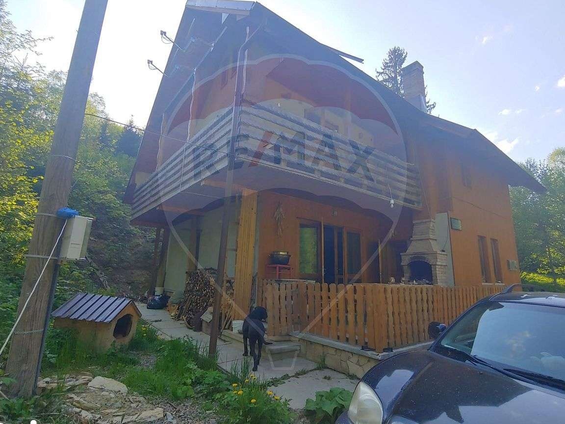 Hotel / Pensiune cu 7 camere de vânzare