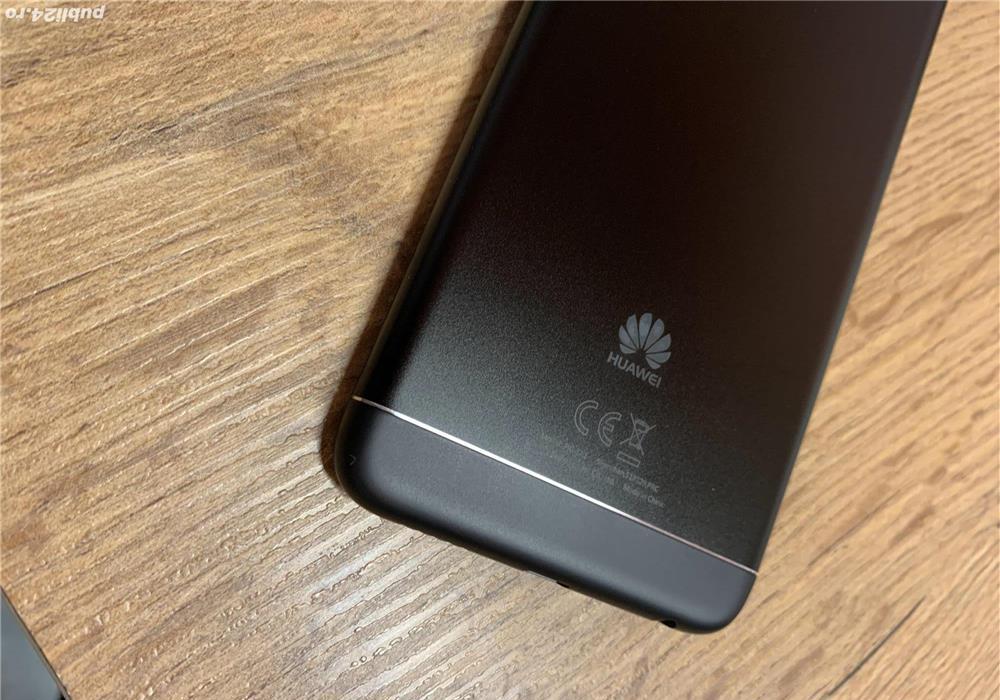 Huawei P Smart 32GB 3GB Rami  Dual camera Laica